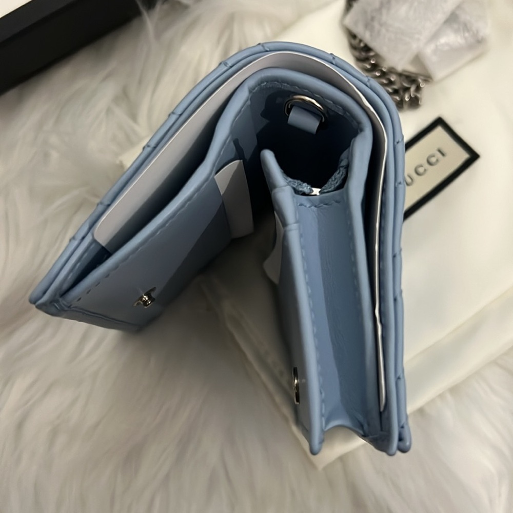 ๐ Gucci Wallet on Chair GG Marmont Mini Light Blue - Picture 9 of 14